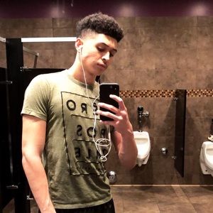 Meet your Posher, Arturo